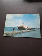 Oude ansichtkaart Terschelling - Boot vaart haven binnen, Ophalen of Verzenden