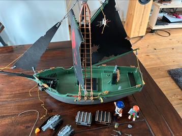 Playmobil piratenschip. beschikbaar voor biedingen