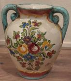 Handgeschilderde majolica vaas met bloemendecor, gesigneerd, Antiek en Kunst, Antiek | Vazen, Ophalen