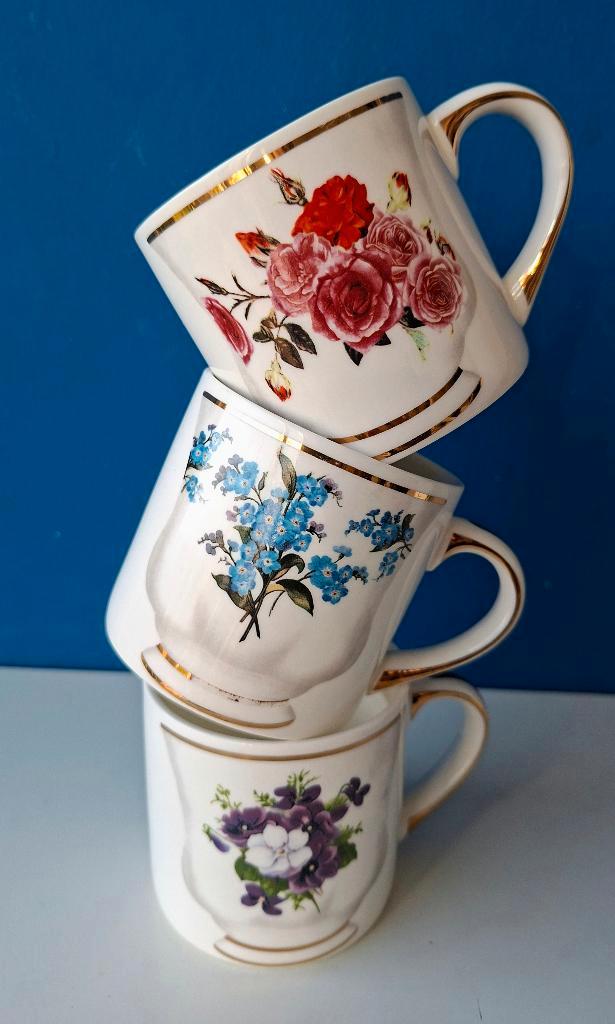 'Granny' mokken/Pols Potten, Huis en Inrichting, Keuken | Servies, Zo goed als nieuw, Kop(pen) en/of Schotel(s), Overige stijlen