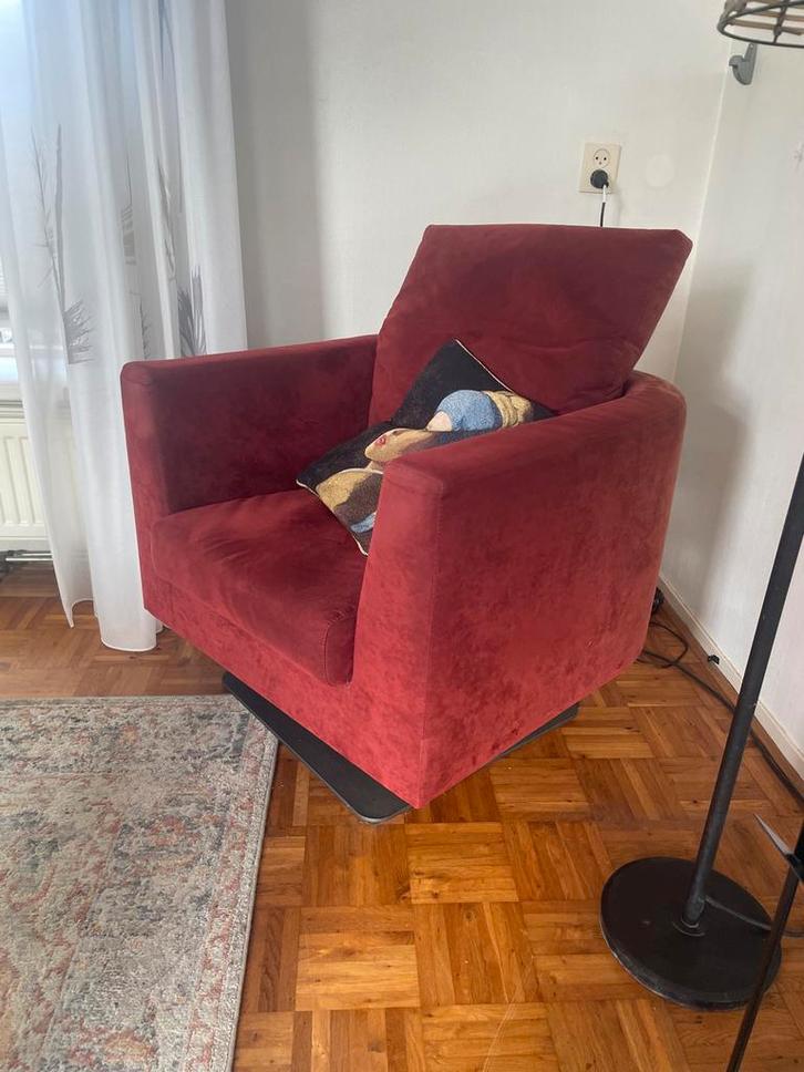 Leolux fauteuil – bordeauxrood, draaibaar design, Huis en Inrichting, Fauteuils, Zo goed als nieuw, Stof, 75 tot 100 cm, Ophalen