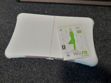 Wii fit balance board + Wii fit spel beschikbaar voor biedingen