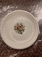 Wedgwood Conway Kop en Schotel, Huis en Inrichting, Keuken | Servies, Ophalen of Verzenden, Zo goed als nieuw, Wedgwood, Kop(pen) en/of Schotel(s)