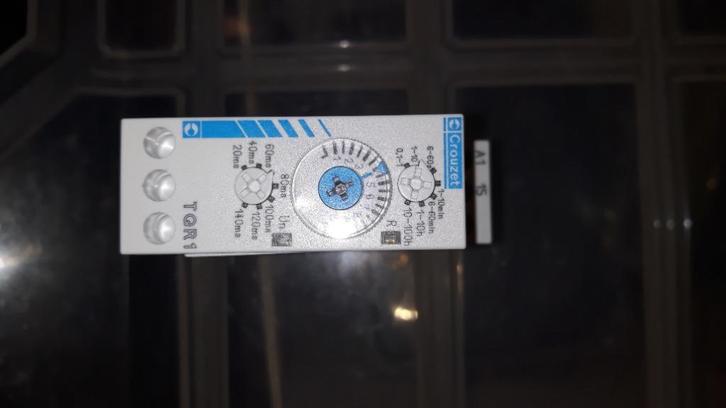 Ster-driehoek tijdrelais, Crouzet!, Hobby en Vrije tijd, Elektronica-componenten, Nieuw, Ophalen of Verzenden