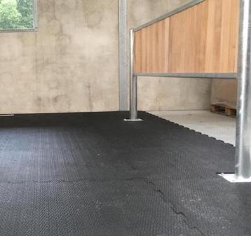 Rubber Puzzelmat / Staltegel Paarden voordelig -topkwaliteit beschikbaar voor biedingen