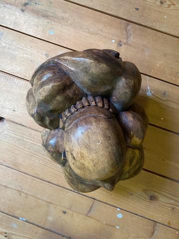 Grote houten Weeping Buddha beschikbaar voor biedingen