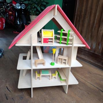 Poppenhuis  beschikbaar voor biedingen