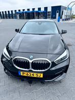 BMW 1-Serie 118i 136pk Aut 2022 Zwart, Auto's, 65 €/maand, 136 pk, 1295 kg, Zwart