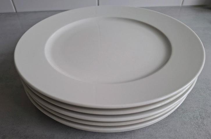 6 witte keramische borden Lilien - Zo goed als nieuw, Huis en Inrichting, Keuken | Servies, Zo goed als nieuw, Bord(en), Effen