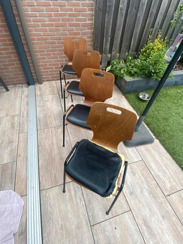 Vintage stoelen, 4 stuks beschikbaar voor biedingen