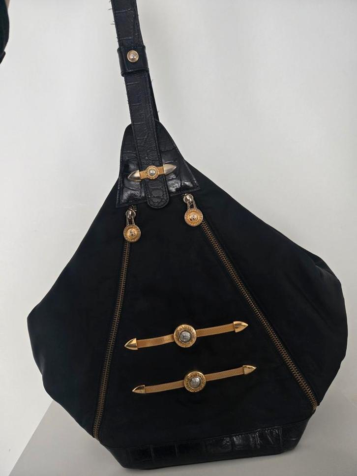 Gianni versace medusa tas, Sieraden, Tassen en Uiterlijk, Tassen | Damestassen, Zo goed als nieuw, Ophalen of Verzenden