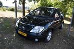 Renault Scénic Air 1.8 benz 2002 Zwart - Schakel - Trekhaak, Auto's, Renault, Stof, 680 kg, 4 cilinders, Zwart