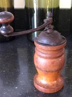 Antiek en bijzonder model koffie molen, Ophalen of Verzenden