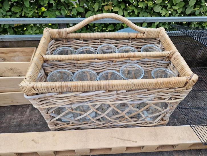 Mand flessenman riet, Huis en Inrichting, Woonaccessoires | Schalen en Manden, Nieuw, Mand, Rechthoekig, Riet, Ophalen
