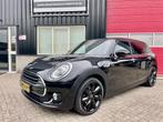 Mini Clubman 2019 Face lift model Navigatie 1 JAAR GARANTIE, Auto's, Voorwielaandrijving, Stof, Zwart, 102 pk