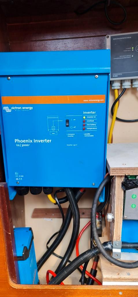 Victron Phoenix Omvormer 3000VA - Goede Staat, Watersport en Boten, Navigatiemiddelen en Scheepselektronica, Ophalen of Verzenden