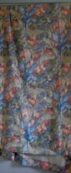 2 MOOI FLEURIG GEBLOEMDE GORDIJNEN ,TULPEN ?VINTAGE, Huis en Inrichting, Overige kleuren, 200 cm of meer, Ophalen of Verzenden