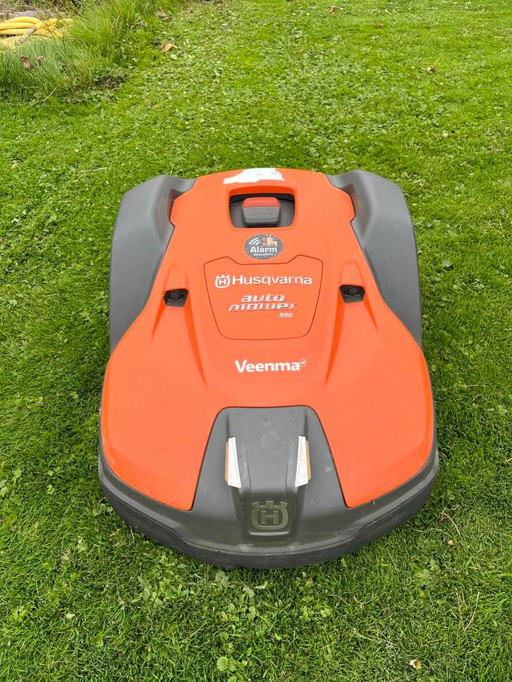 Husqvarna Automower 550 Robotmaaier, Tuin en Terras, Robotmaaiers, Gebruikt, Meer dan 25 cm, Bestuurbaar via app, Ophalen of Verzenden