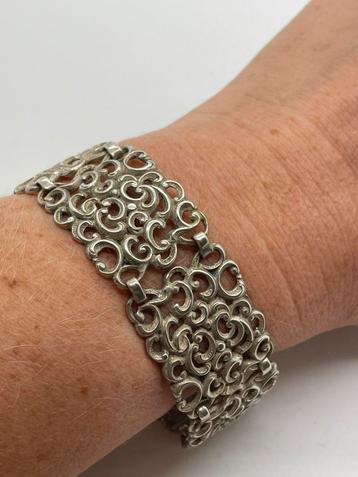 Z698 Prachtige zilveren paneel armband beschikbaar voor biedingen