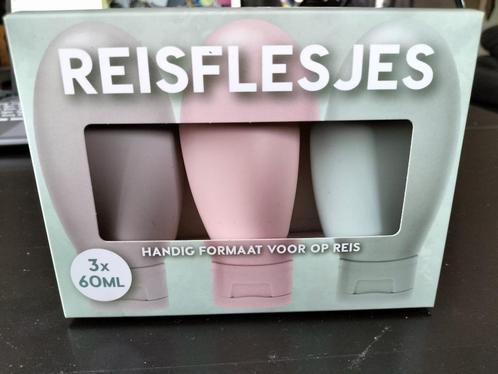 Nieuw 3 reisflesjes à 60ml, reis flesjes, Sieraden, Tassen en Uiterlijk, Toilettassen, Nieuw, Dame, Roze, Ophalen of Verzenden