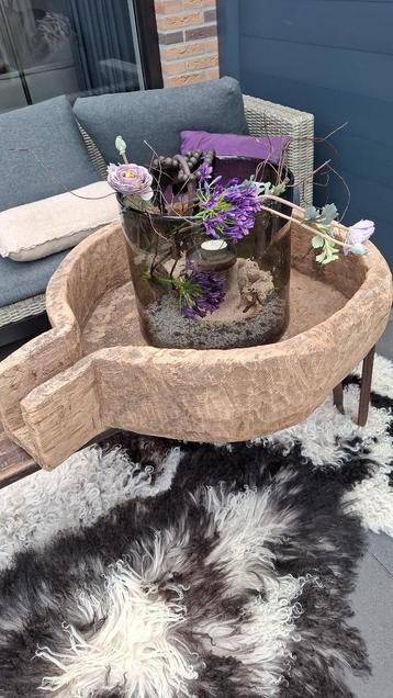 Oude Stoere Authentieke houten Water beschikbaar voor biedingen