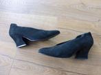 Zwarte suede pumps/ zwarte pump, Ophalen, Pumps, Zwart, Zo goed als nieuw