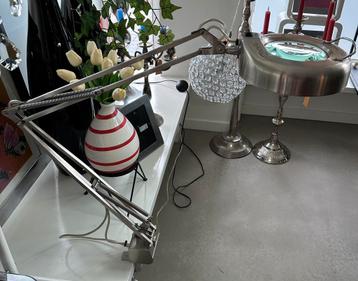 Massive loeplamp beschikbaar voor biedingen