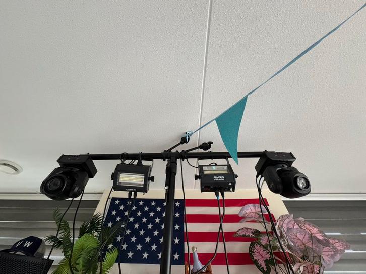 Lichtinstallatie met statief, Muziek en Instrumenten, Licht en Laser, Gebruikt, Licht, Geluidgestuurd, Verzenden