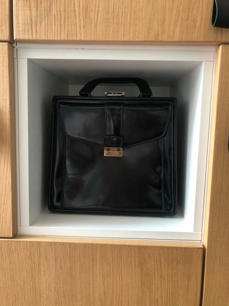 Vintage Zwarte Lak Handtas Rockabilly Punk, Sieraden, Tassen en Uiterlijk, Tassen | Schoudertassen, Overige merken, Zwart, Ophalen of Verzenden