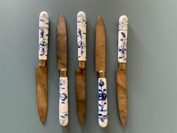Delfts blauw, antiek mes, bodemvondst, porcelein beschikbaar voor biedingen