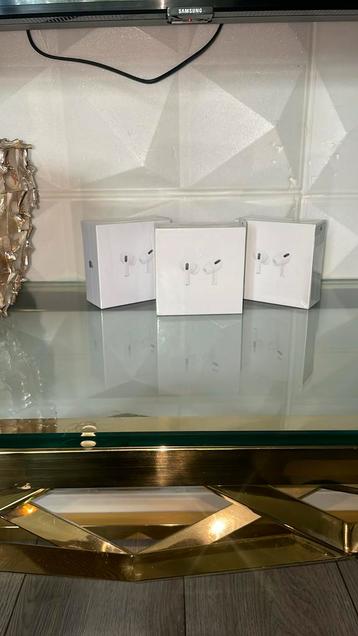 Air pods pro namaak  beschikbaar voor biedingen