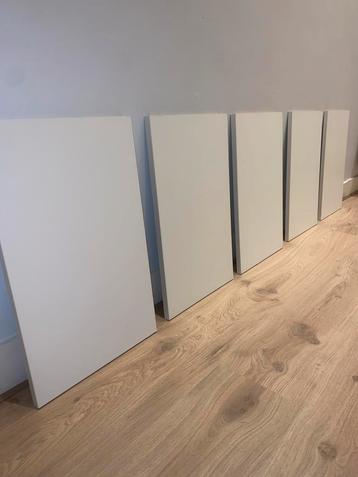 BIJNA GRATIS IKEA BESTA planken wit, 56x36 cm beschikbaar voor biedingen