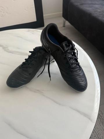 Voetbalschoenen - Maat 43 beschikbaar voor biedingen