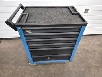 Te koop gereedschapswagen met gereedschap . beschikbaar voor biedingen