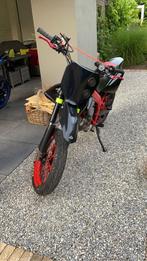 Derbi Senda Project (X-treme, 2005, Rood), Fietsen en Brommers, Brommers | Derbi, Ophalen, 6 versnellingen, Maximaal 45 km/u, Zo goed als nieuw
