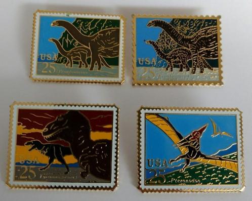 4x Vintage Jonathon Orby dinosaurus postzegels pins/broches, Sieraden, Tassen en Uiterlijk, Broches, Gebruikt, Overige materialen