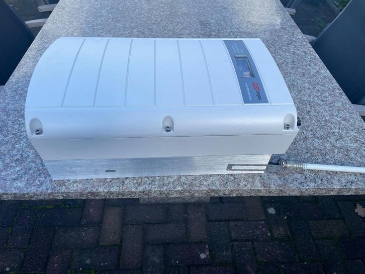 zonnepanelen en 2 stuks omvormers, Doe-het-zelf en Verbouw, Zonnepanelen en Toebehoren, Zo goed als nieuw, Paneel, 200 wattpiek of meer