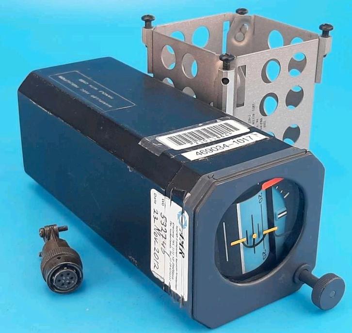 Sfena artificial horizon op 28 VDC, Verzamelen, Luchtvaart en Vliegtuigspotten, Gebruikt, Overige typen, Ophalen of Verzenden