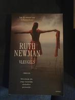 Vleugels - Ruth Newman, Boeken, Thrillers, Gelezen, Ophalen of Verzenden, Nederland