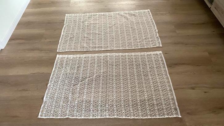 2 Vintage zgan fijn bewerkte Vitrage Gordijnen orig jaren 70, Huis en Inrichting, Stoffering | Gordijnen en Lamellen, Zo goed als nieuw