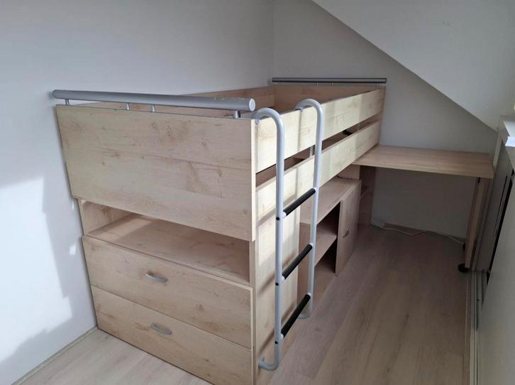 Hoogslaper met bureau en opbergruimte - gratis ophalen, Kinderen en Baby's, Kinderkamer | Stapelbedden en Hoogslapers, Gebruikt