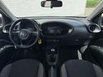 Toyota Aygo X 1.0 VVT-i MT first / Afn. Trekhaak / Camera /, Auto's, Stof, Gebruikt, Euro 6, 920 kg