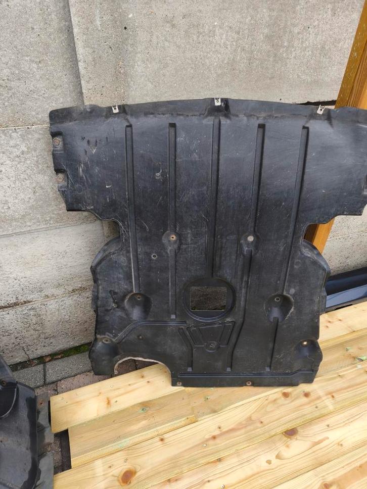 Bodemplaat bodem beplating cover onder BMW E87 E81 1 serie, Auto-onderdelen, Klein materiaal, BMW, Ophalen