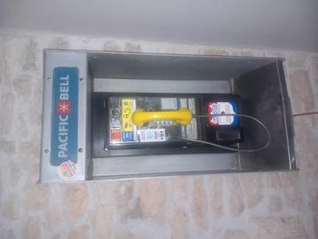 American payphone in phonebooth  beschikbaar voor biedingen