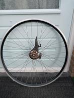 Voorwiel 28 inch met naafdynamo en trommelrem izgst, Fietsen en Brommers, Fietsonderdelen, Ophalen of Verzenden, Zo goed als nieuw