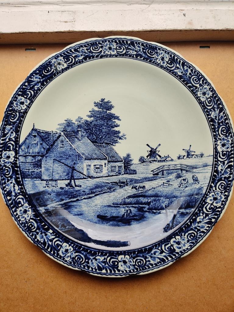 Delfst blauw wandbord, Royal Sphinx, by Boch, Ophalen of Verzenden