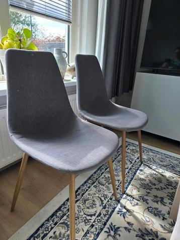 2 eettafel stoeltjes. beschikbaar voor biedingen