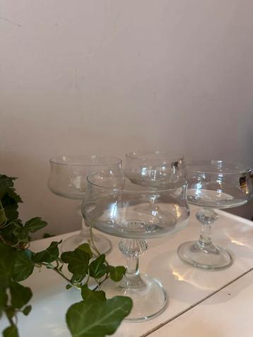 Set van 4 kristallen coupe champagne glazen beschikbaar voor biedingen