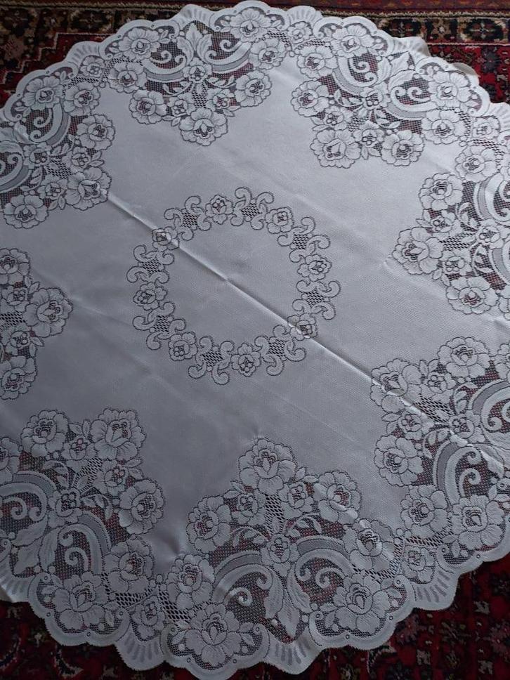 "kant" tafelkleden in verschillende afm., Antiek en Kunst, Antiek | Kleden en Textiel, Ophalen