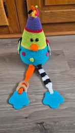 Gehaakte  fantasievogel rammelaar met bijtfiguren, Ophalen of Verzenden, Nieuw, Rammelaar, Met geluid